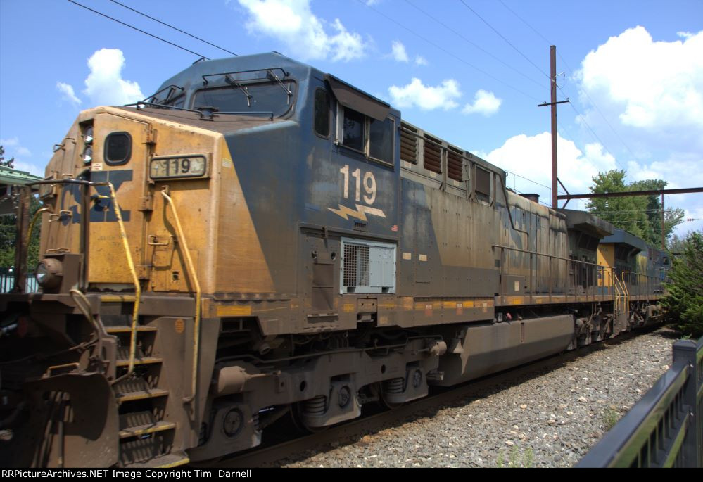 CSX 119 on M300